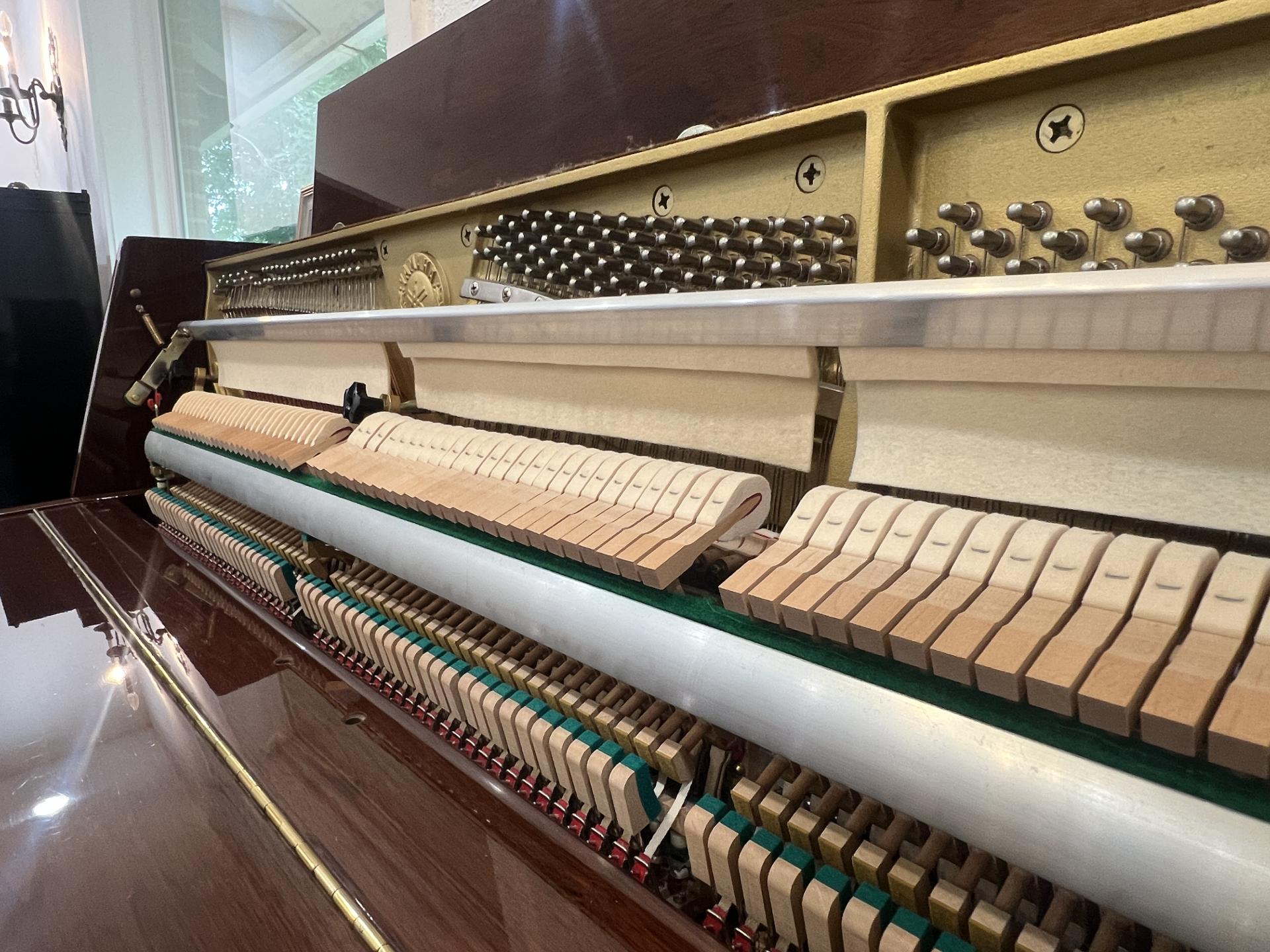 Yamaha M1 Upright Piano in Mahogany – Gallery image – Roberts Pianos Houston