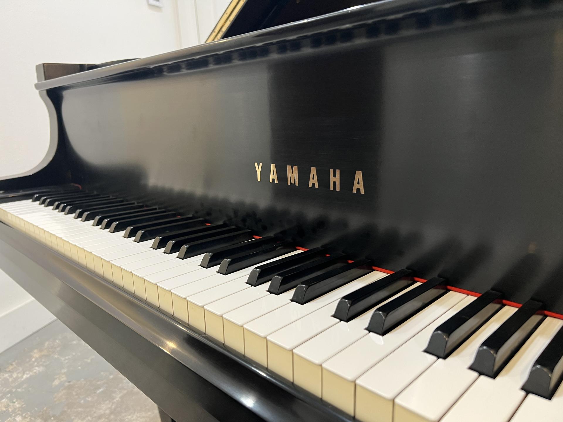 Yamaha C3 Grand Piano in Ebony – Gallery image – Roberts Pianos Houston