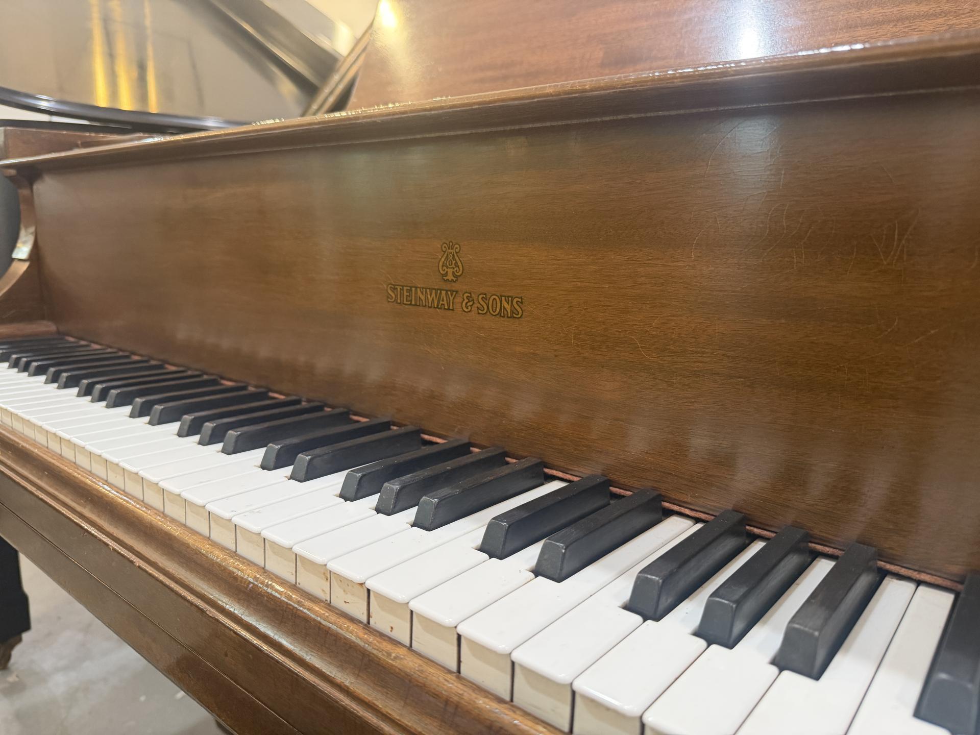 Steinway in Mahogany – Gallery image – Roberts Pianos Houston