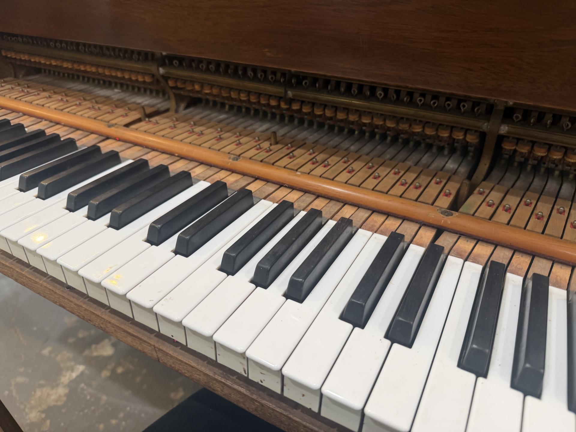 Steinway in Mahogany – Gallery image – Roberts Pianos Houston