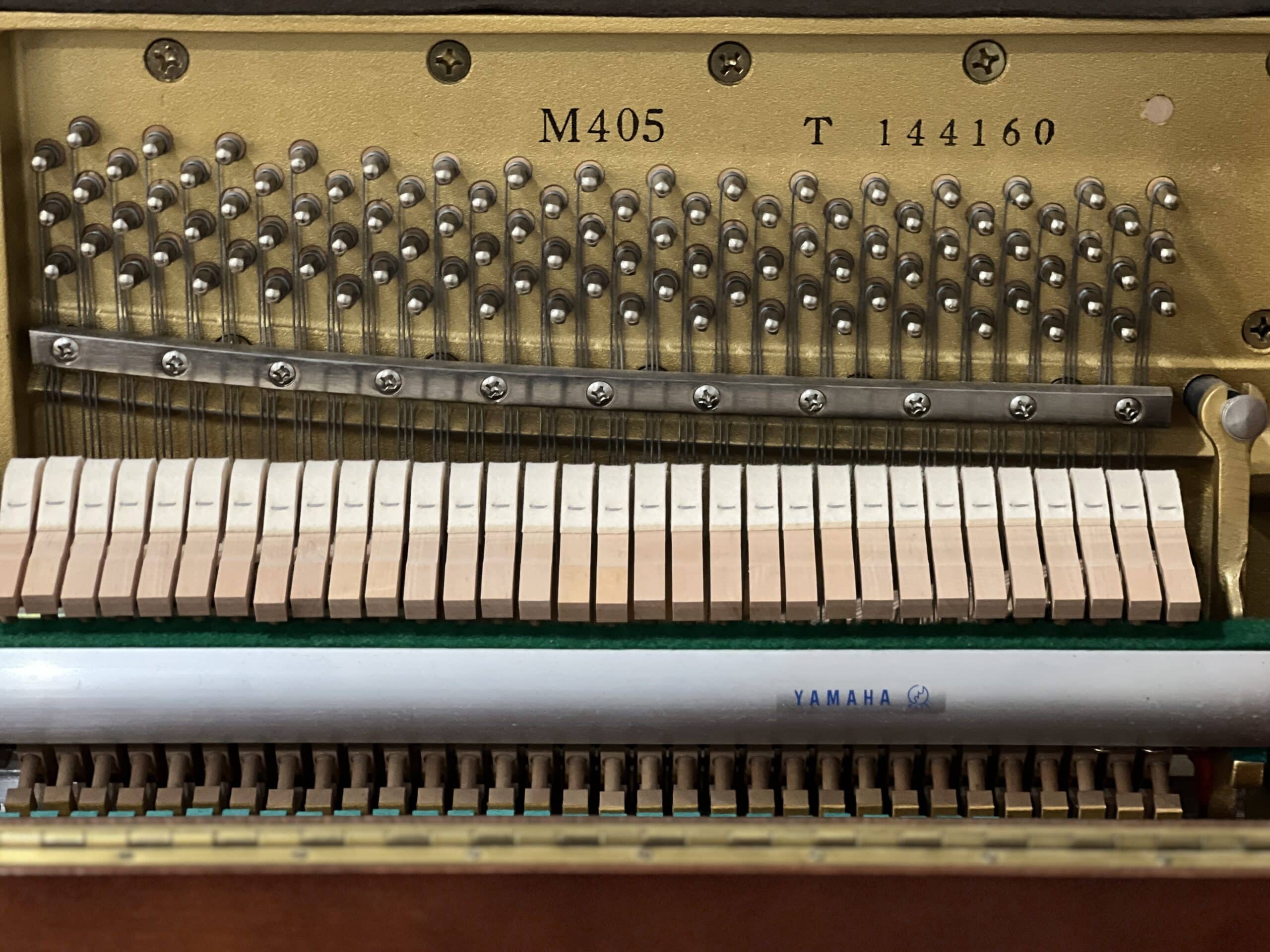 Yamaha M405 Console Piano in Mahogany – Gallery image – Roberts Pianos Houston