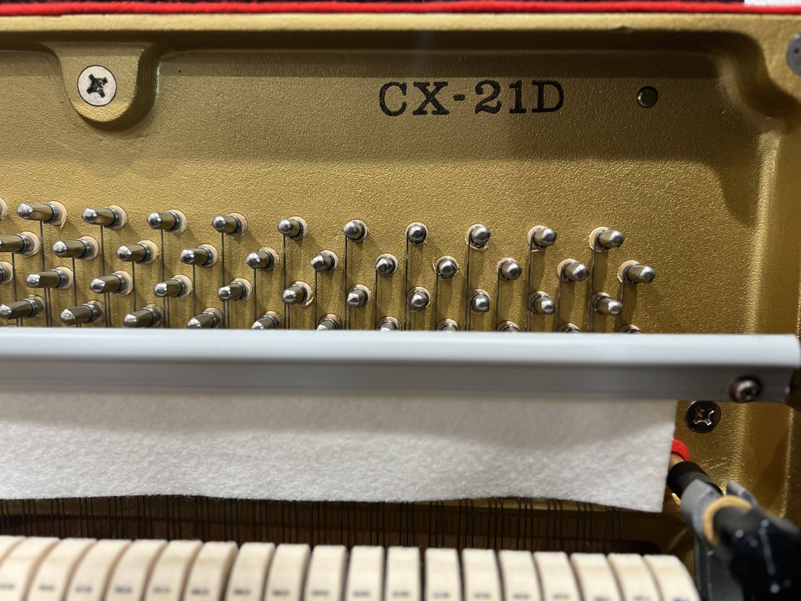 Kawai CX-21 Upright Piano in Black Polyester – Gallery image – Roberts Pianos Houston