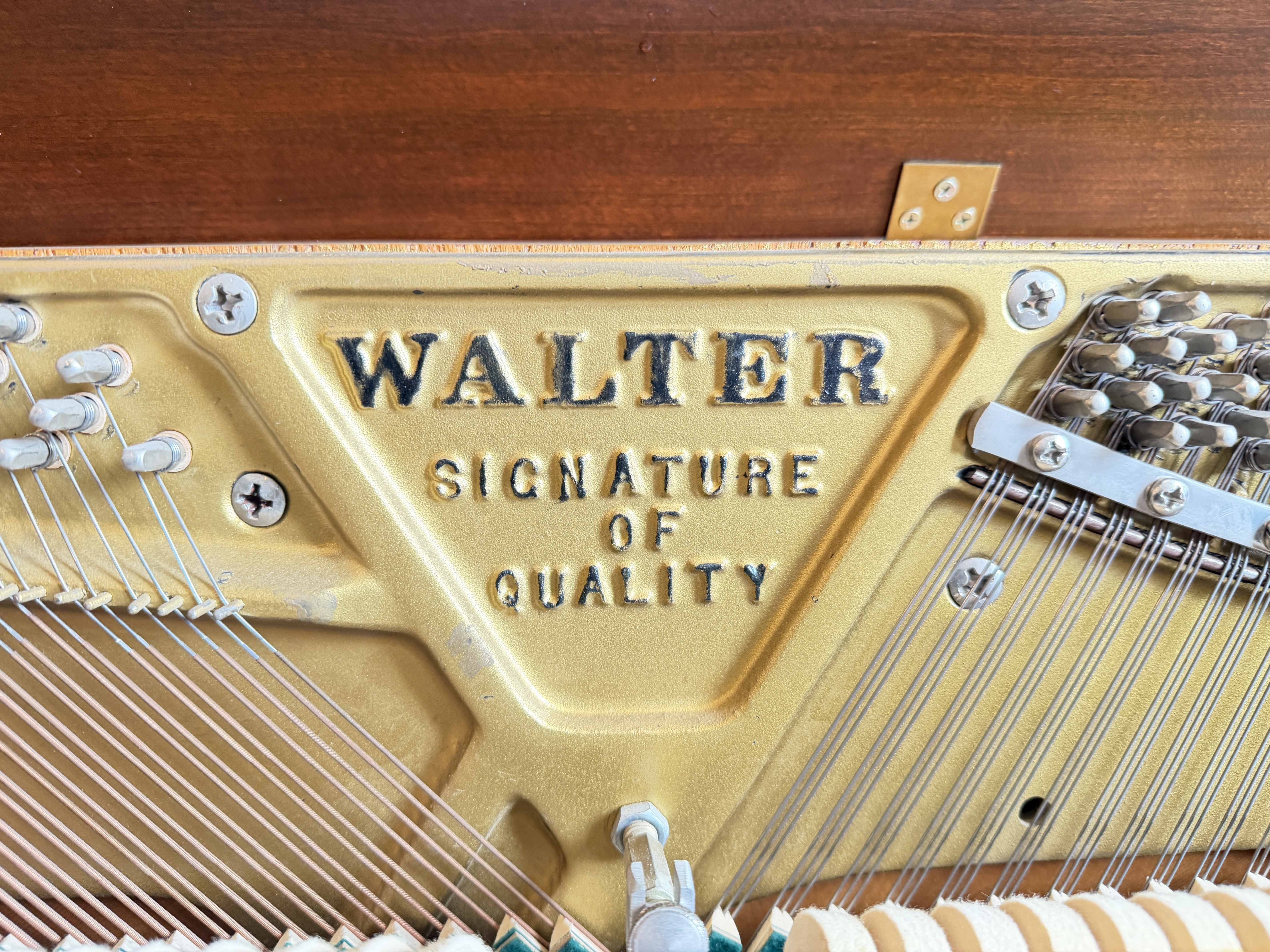 Charles Walter Kelly in Mahogany – Gallery image – Roberts Pianos Houston